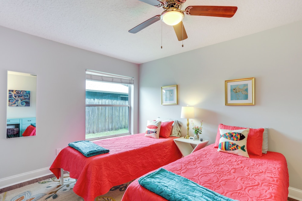 Inviting Jensen Beach Home w/ Screened-in Patio!