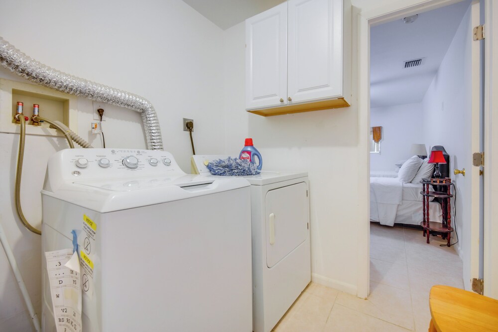 < 3 Mi to Hard Rock Stadium: Miami Home w/ Sunroom