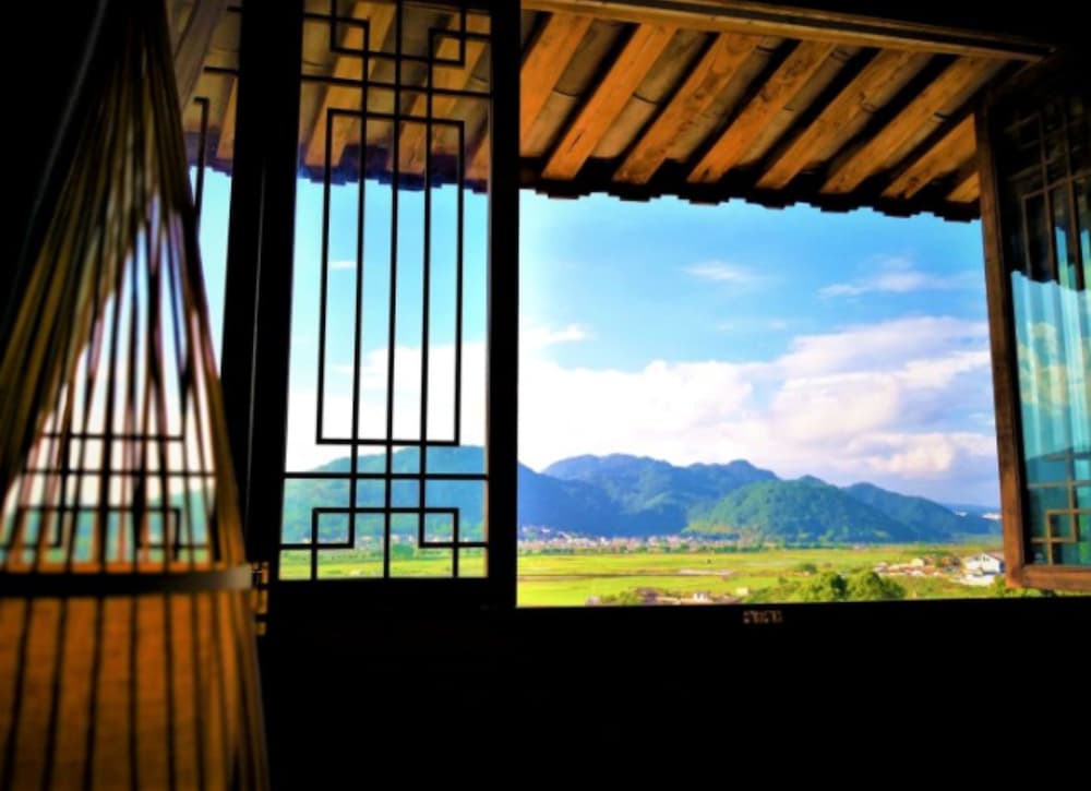 Colorful Mountain Boutique Inn