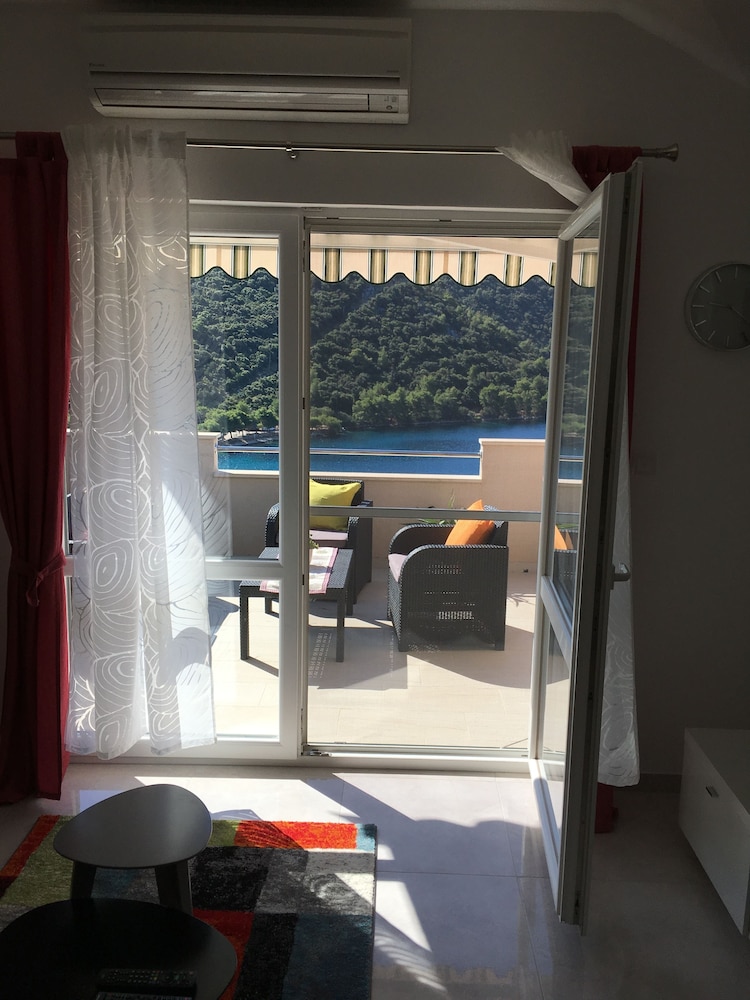 Apartments Ladesta