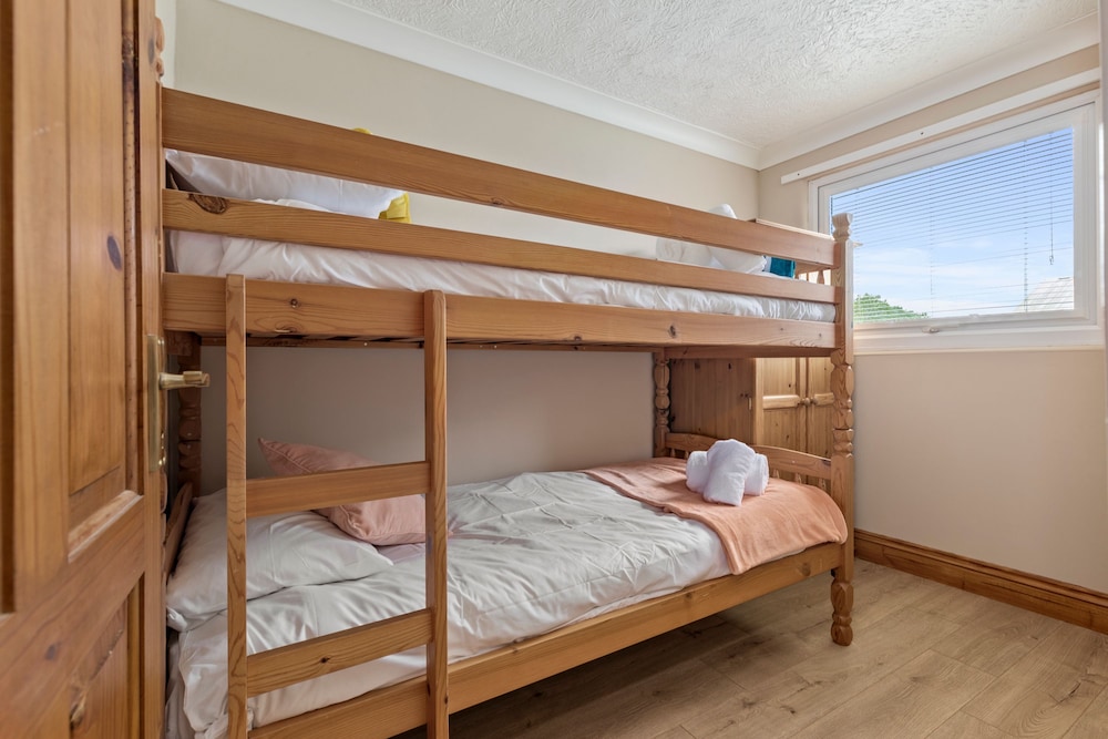 The Retreat - Short Walk From Beach Parking