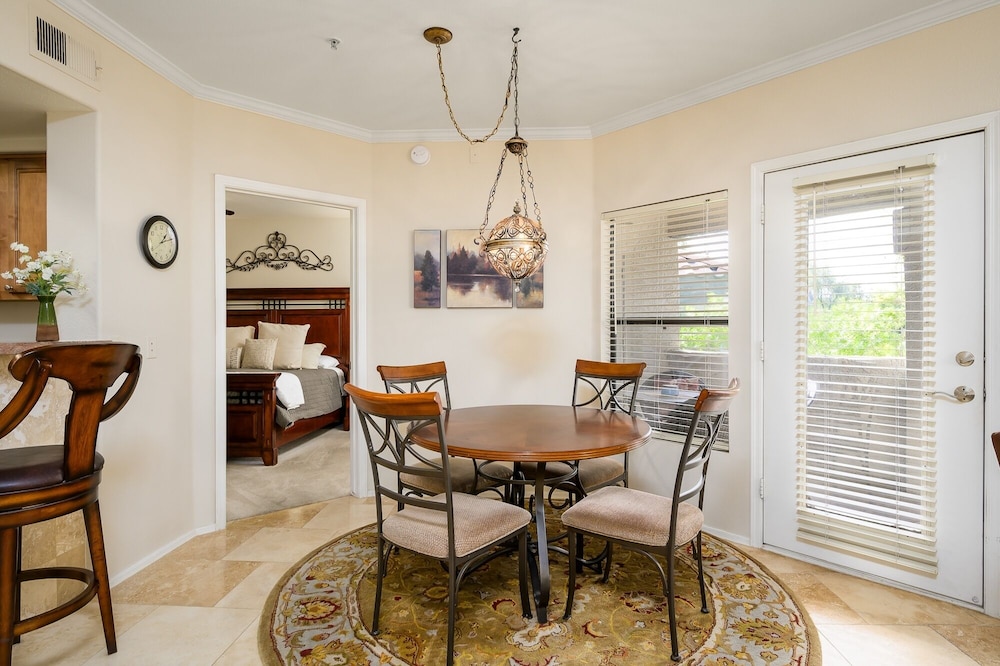 Signature Ii 2 Bedroom Condo