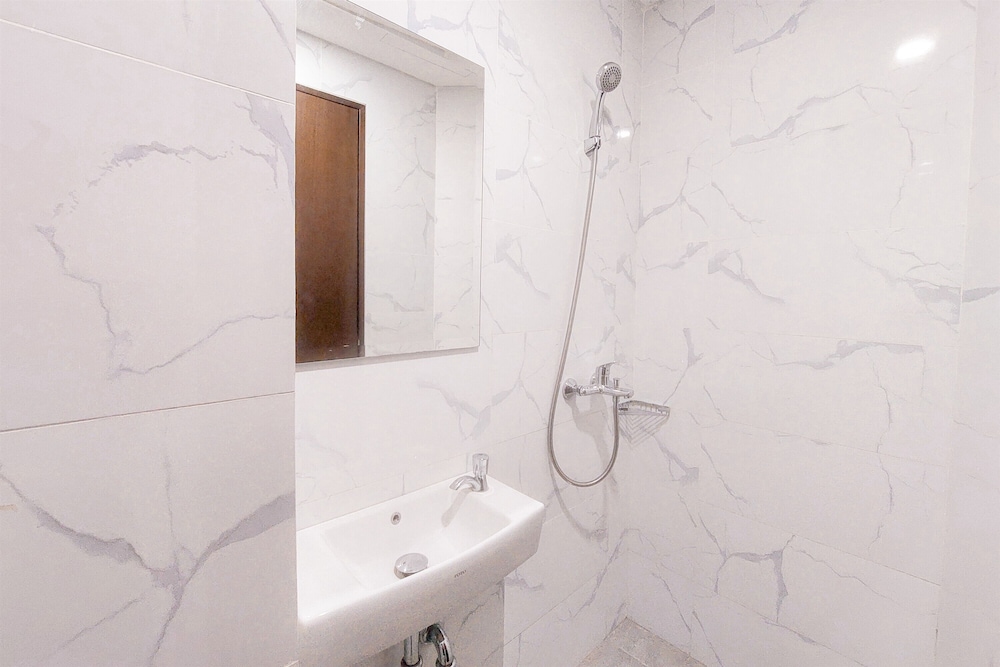 Comfortable And Elegant Studio At Pacific Garden Apartment