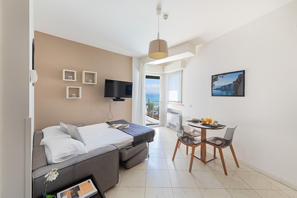 Residenza Miralago - 16 Domitilla - Locazione BK