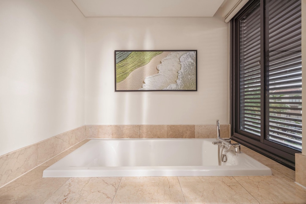 Ocean Villa Da Nang 4BR 5 Beds, Private Pool and Kitchen