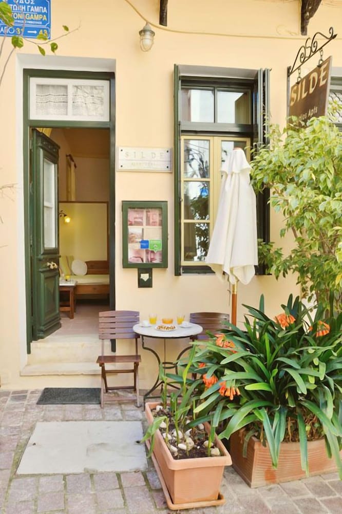 Silde Apartments