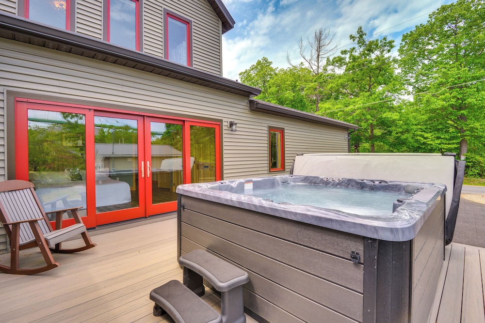 Hot Tub Dock: Waterfront Wellesley Island Home! - Property Image 16
