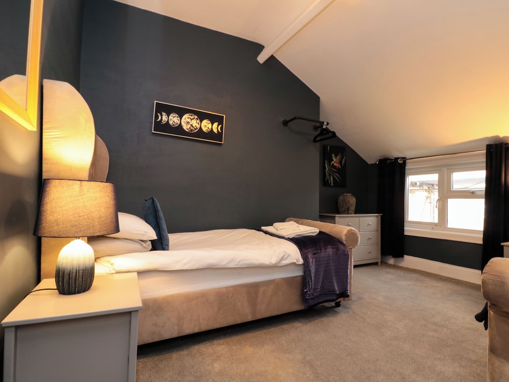 Sail Lodge