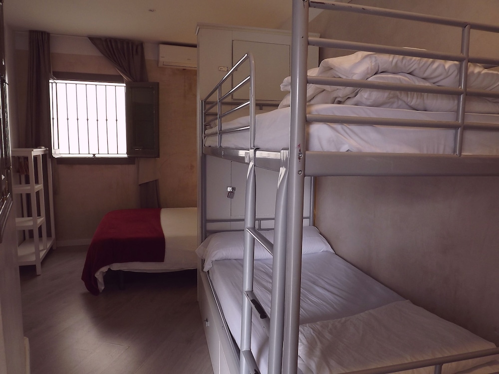 ISA SEVILLA Suites