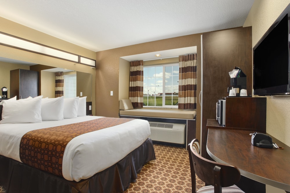 Dickinson Vacations - Microtel Inn  Suites by Wyndham Dickinson - Property Image 5