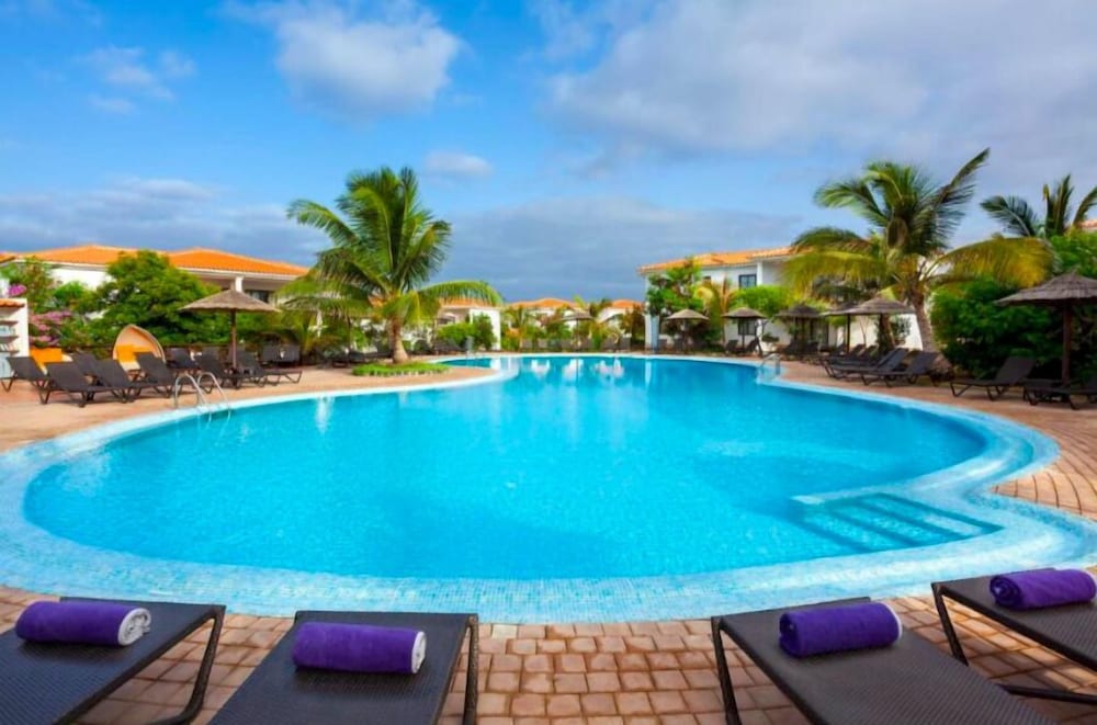 VILLA TORTUGA BEACH RESORT
