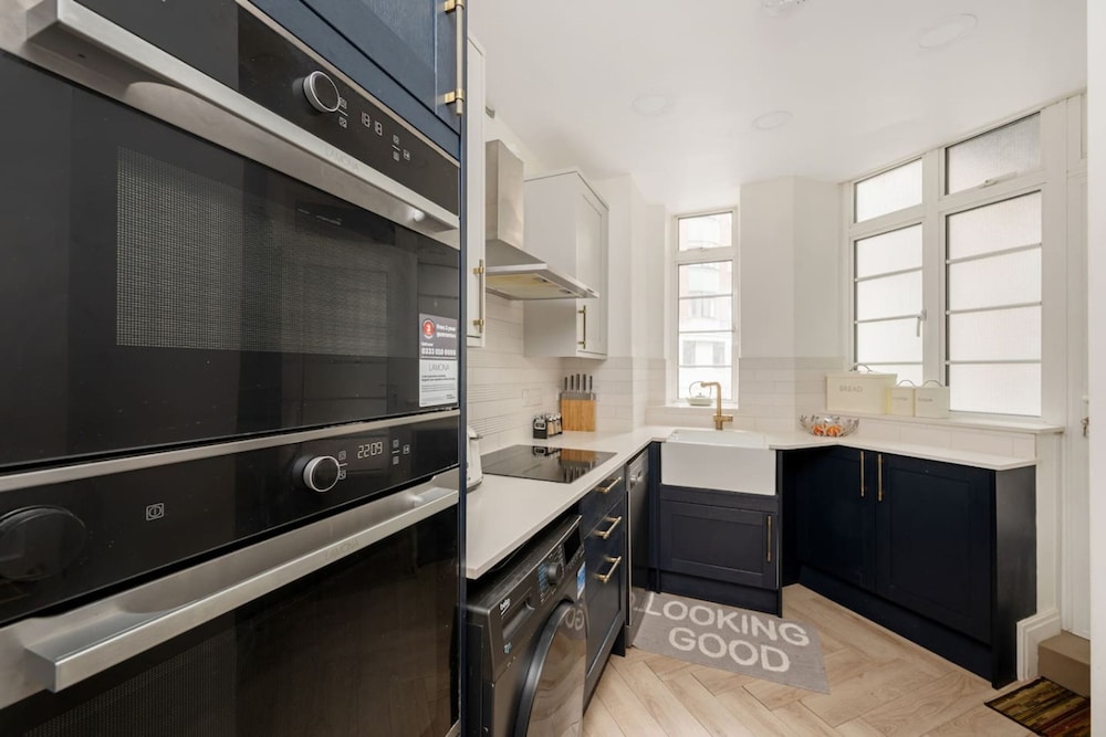 Luxury 3-bed Marylebone Home Security Elevator