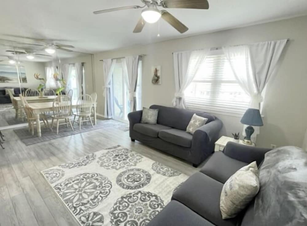 Gulf Highlands 1160