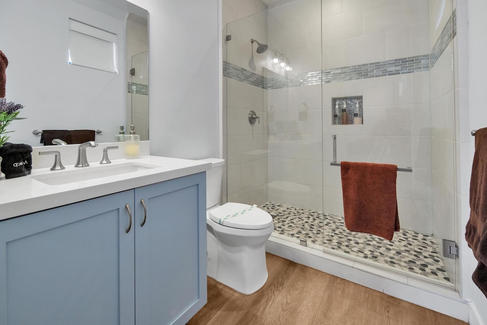 Rent Mission Beach 3Br Combo Top 2 Units