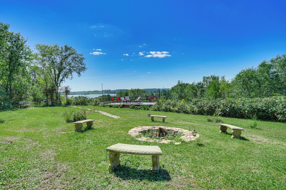 Cabin Near Cokato Lake w/ Outdoor Oasis & Views! view 3