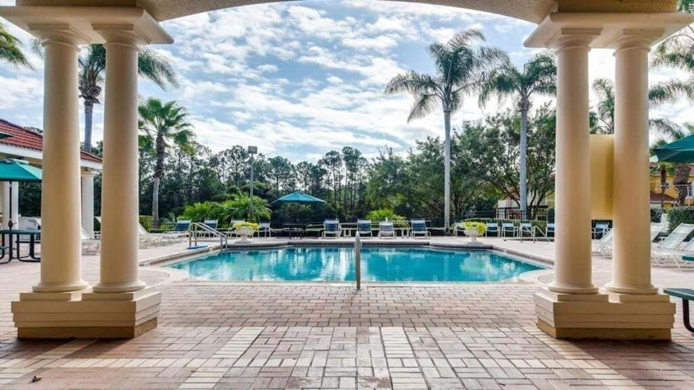 Emerald Magic - 5 Br W/ Private Pool -near Disney 5 Bedroom Villa