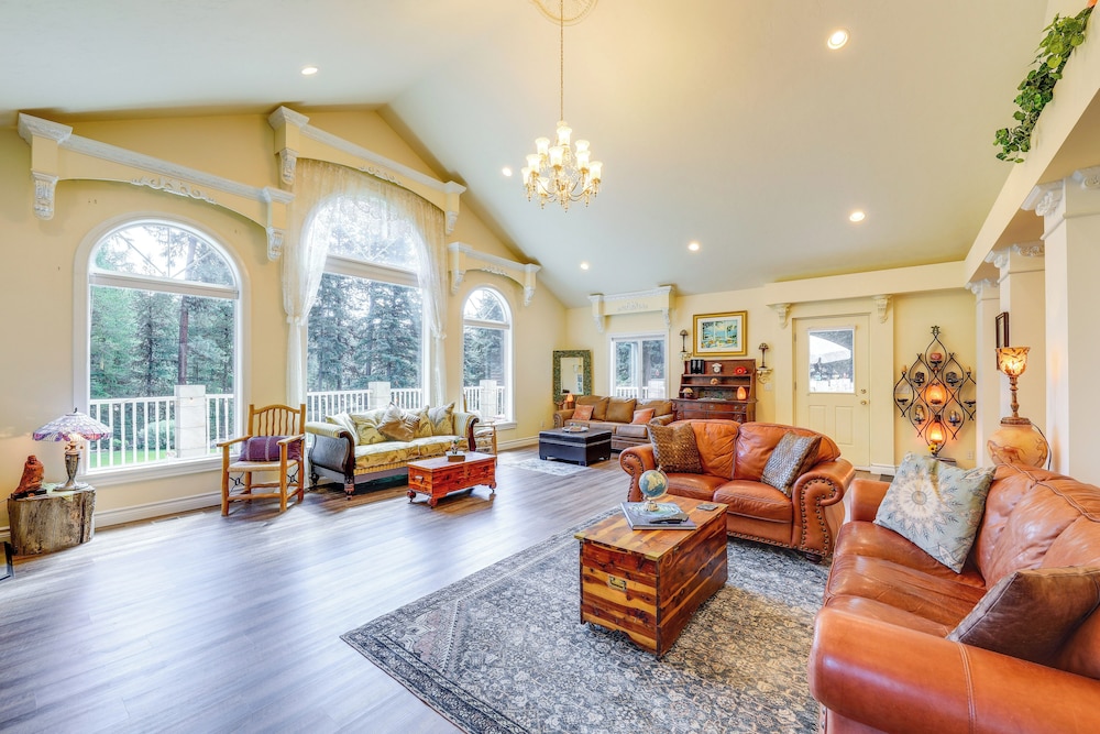 Retreat & Event Villa: Lake Access
