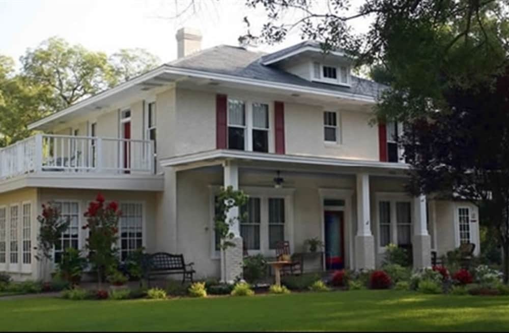 Delta Street Inn