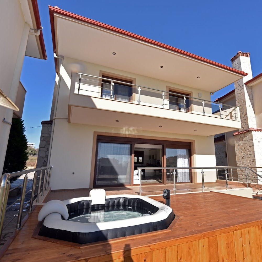 Katerina Seaview Maisonette by Travelpro Sevices