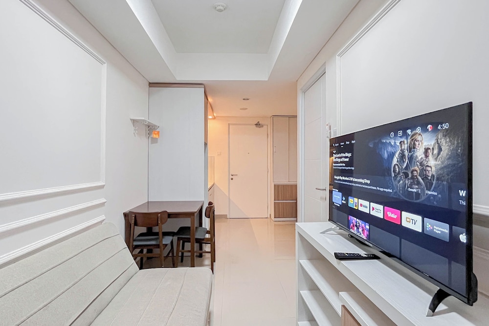 Comfy 1BR Apartment at Tamansari Skylounge Makassar