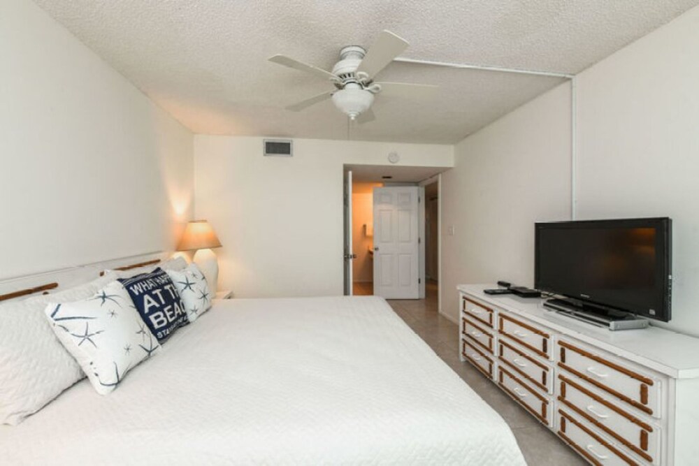 Coquina Beach Club 104 2 Bedroom Condo by RedAwning view 2