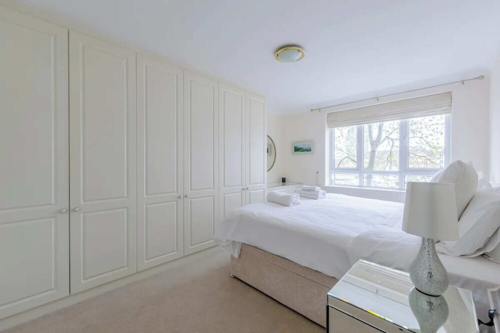Unique Waterfront 2BD Flat - Rotherhithe