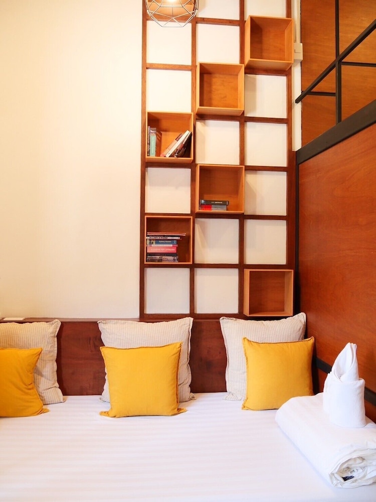 Book a Bed Poshtel - Hostel