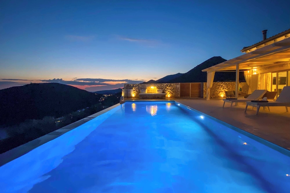 Horizon Blue Villa