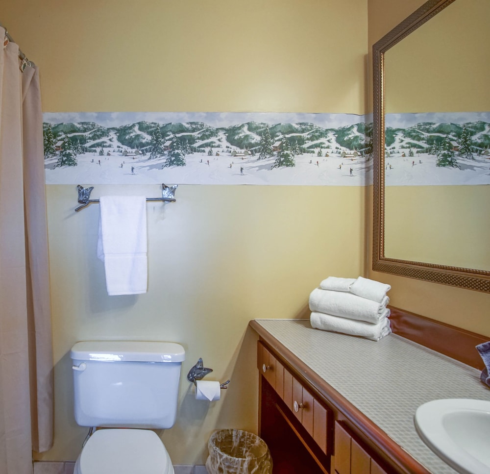 Camp 4 # 11: 3 Bedrooms + Bonus Sleeping Den, 3.5 Baths: Slope Side