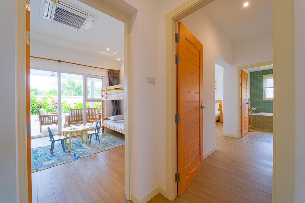 TropicalFamilyVilla w Pool&Garden ML103