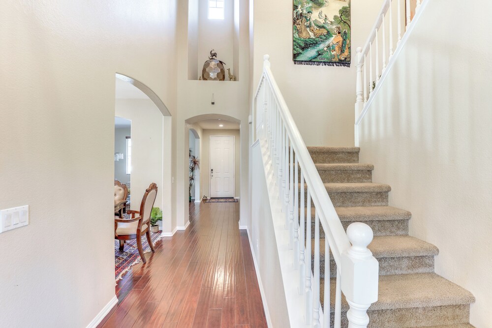 14 Mi to Old Town Temecula: Luxe Fallbrook Home!