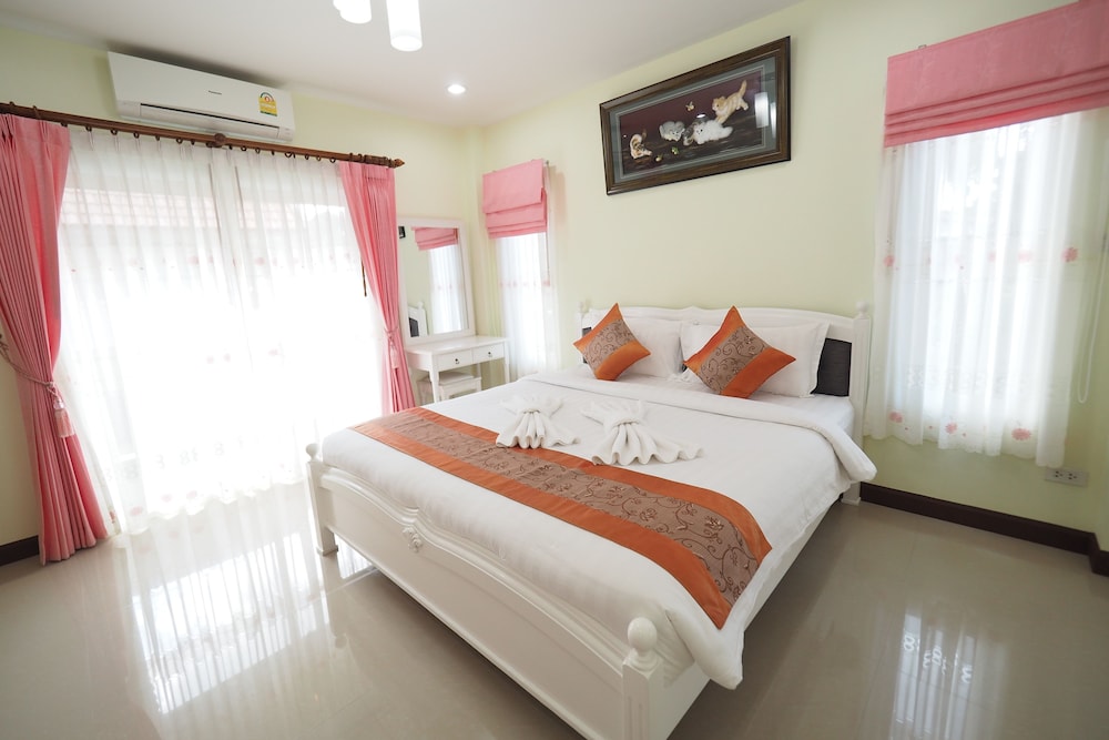 Lana Pool Villa