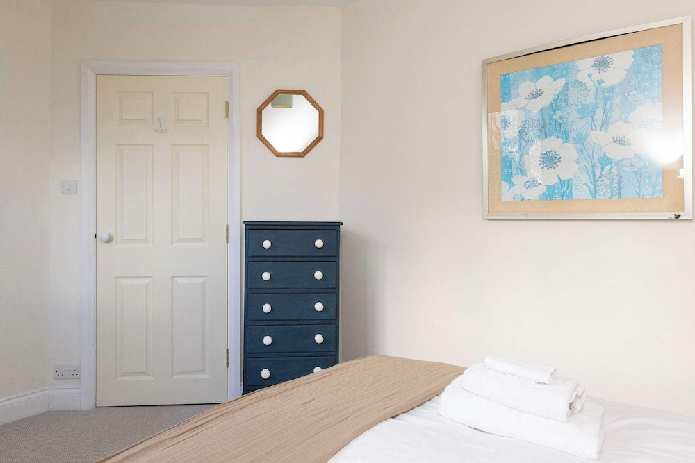 Spacious Coastal Family Home Sleeps 8