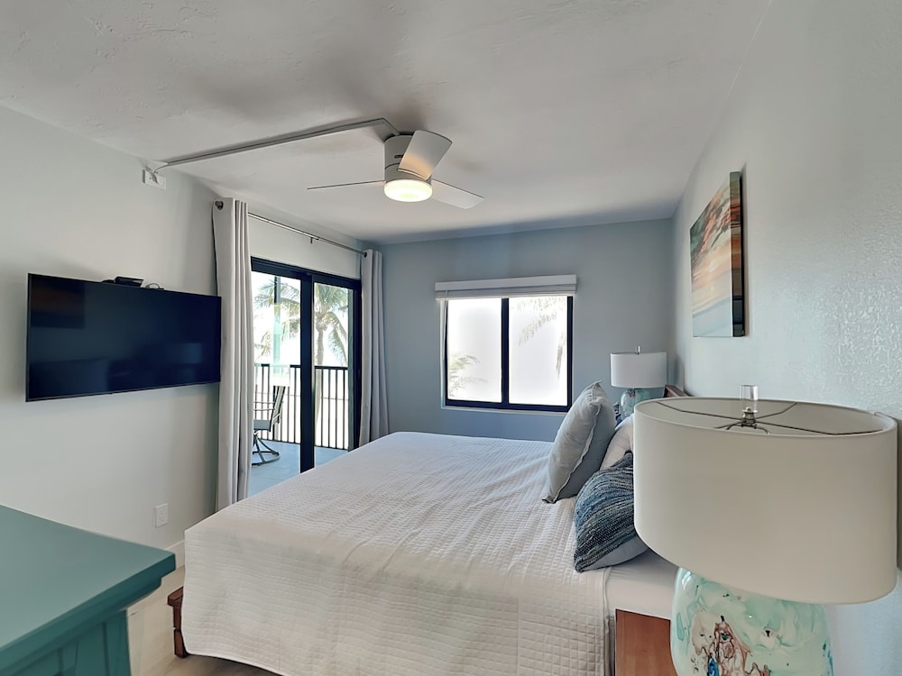 Seaside 2 by Distinctive Beach Rentals