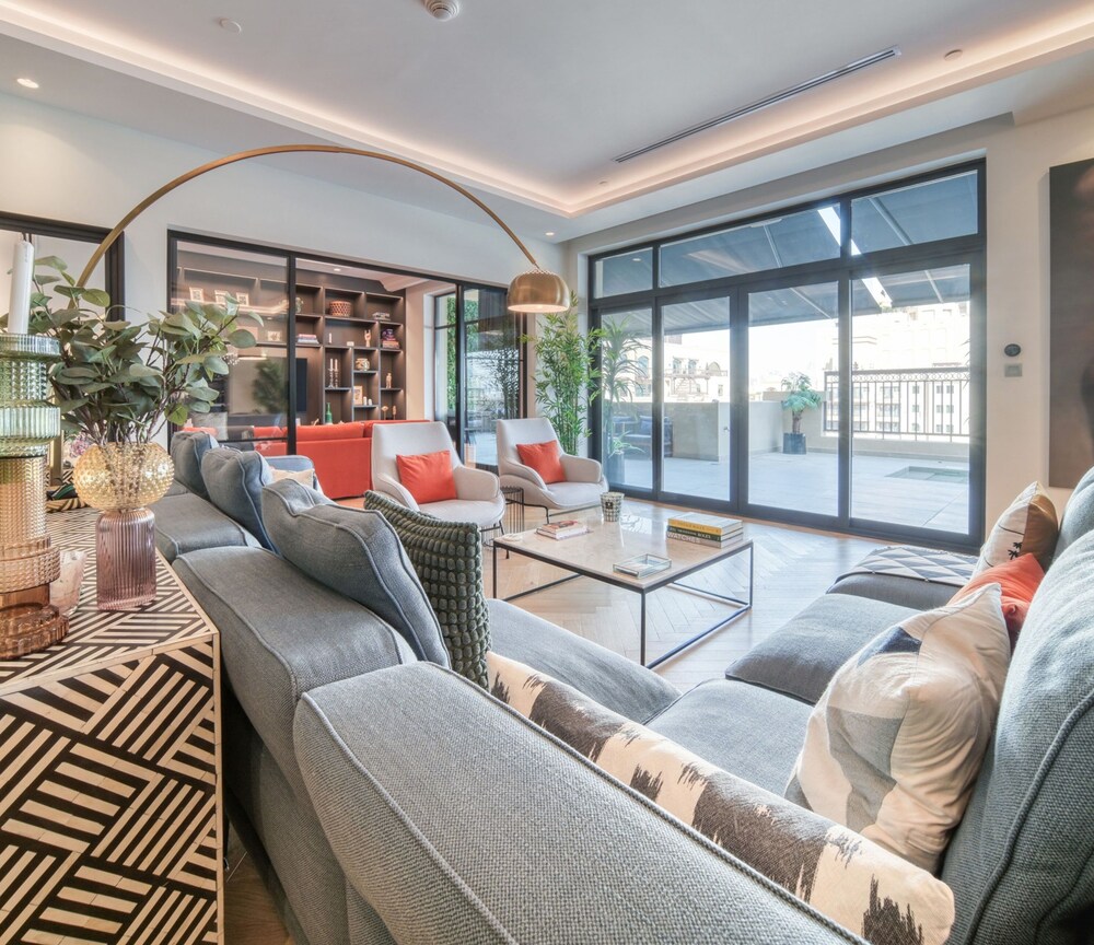 Modern 3BR Palm Penthouse w Private Plunge Pool