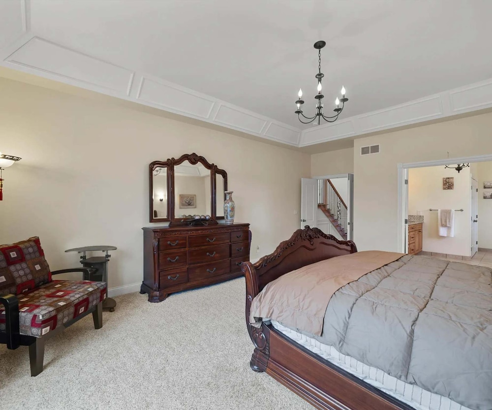 Luxury Ann Arbor Stay Theater Gym Game Room Spa