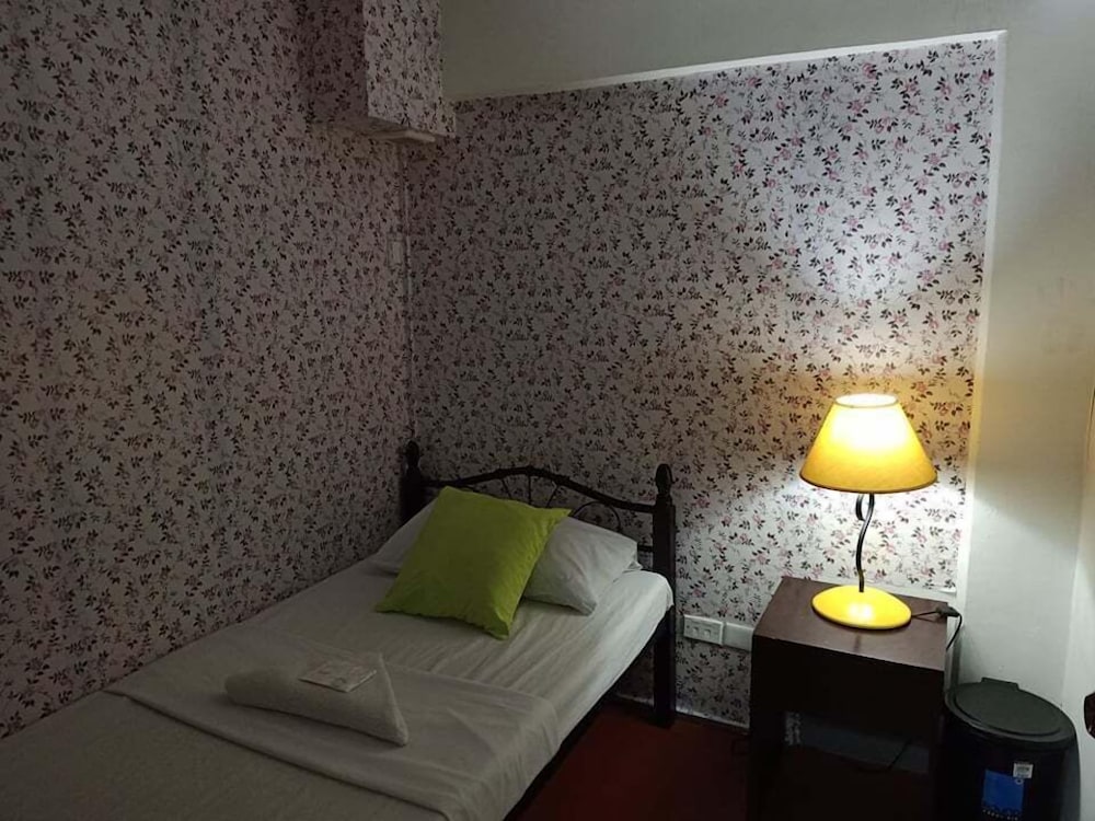 Airport Travelodge Manila - Hostel