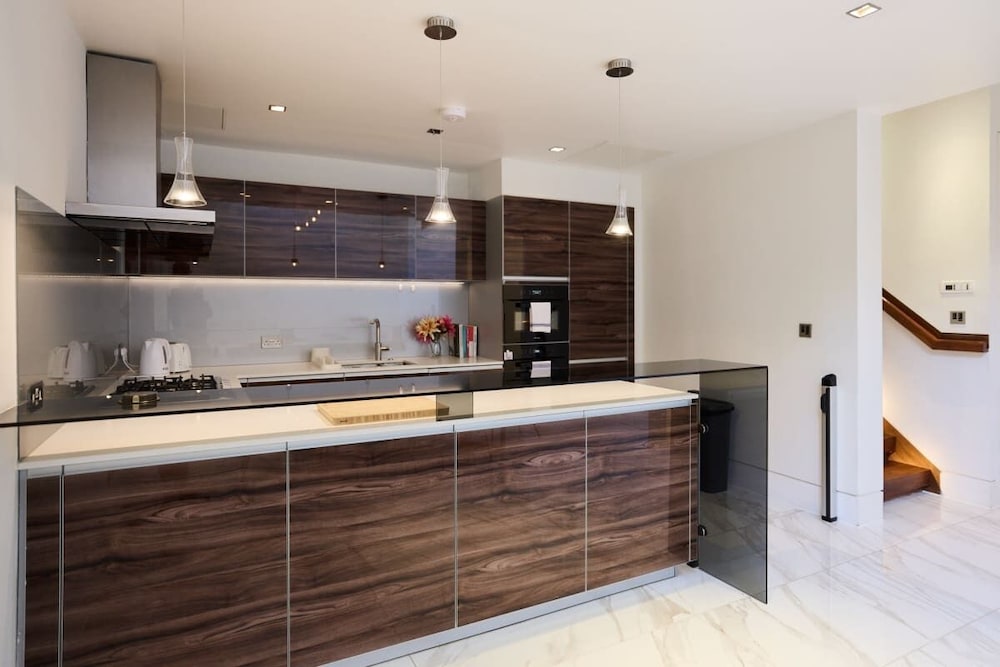 The Radnor Mews Residence Stylish 3bdr Mews House