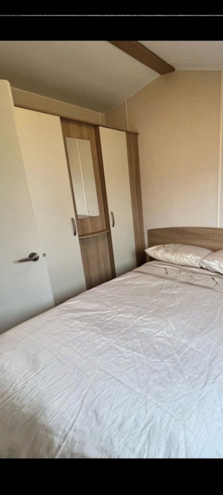 Butlin's Resort, Sleeps 6 w Parking & Pet-friendly