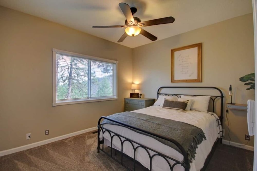 Jacksonville Mountain Retreat