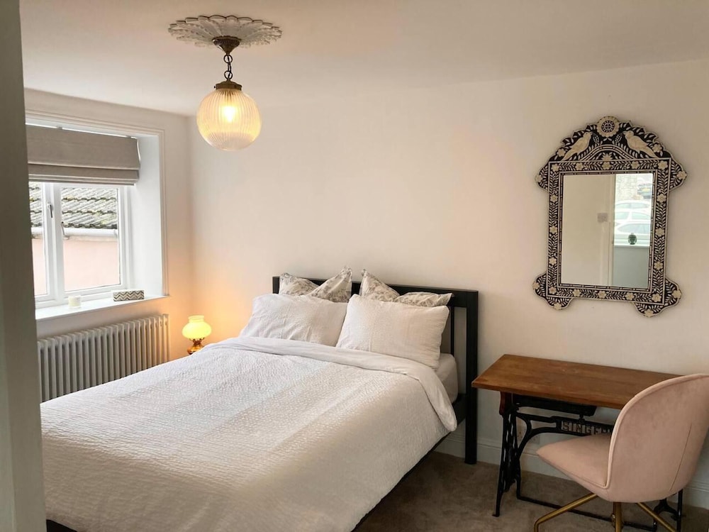Harbourside - Luxury 2bed Cottage & Garden view 3