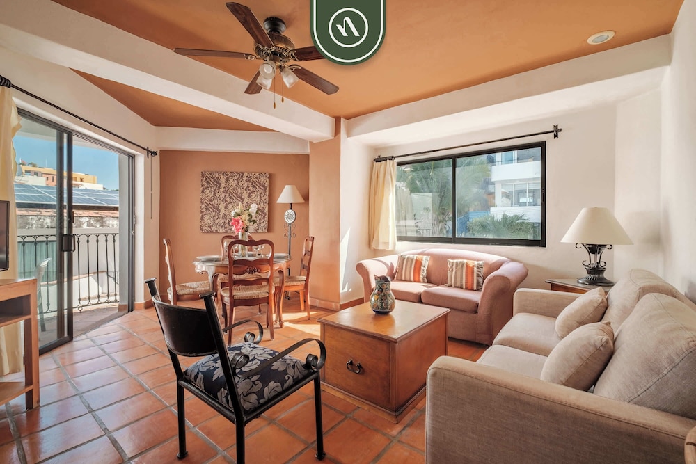 Amazing 2 BR Condo - Partial Oceanview - Pool