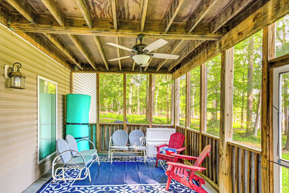 Remote Escape: Lake Home w/ Dock in Sparta!