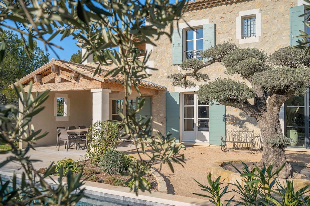 Villa Lou Panta Elegance and Comfort in the Heart of Saint-r My-de-provence