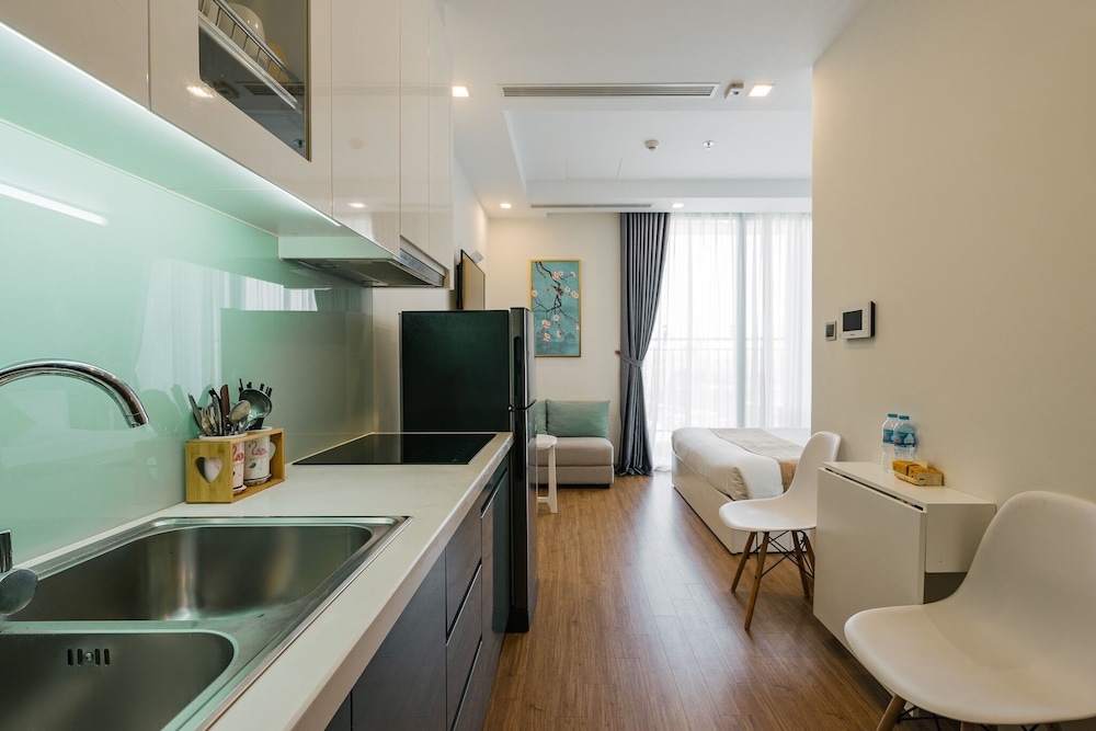 Sunny - Vinhomes GreenBay Residences