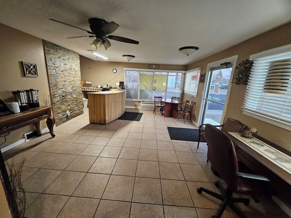Home Away Inn LLC Laramie
