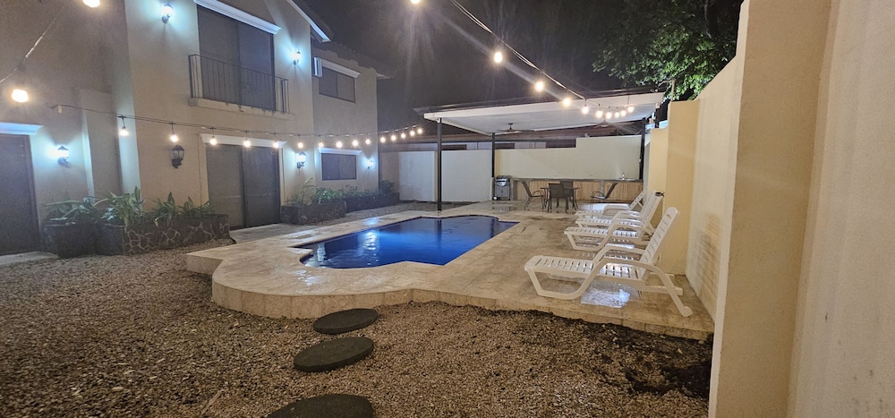 Freshly Updated 3BR With Pool Walk to the Beach Casa Luz de Luna