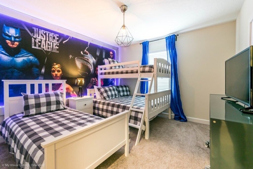 8990sd 4 Bedroom Townhouse by RedAwning - Image 5