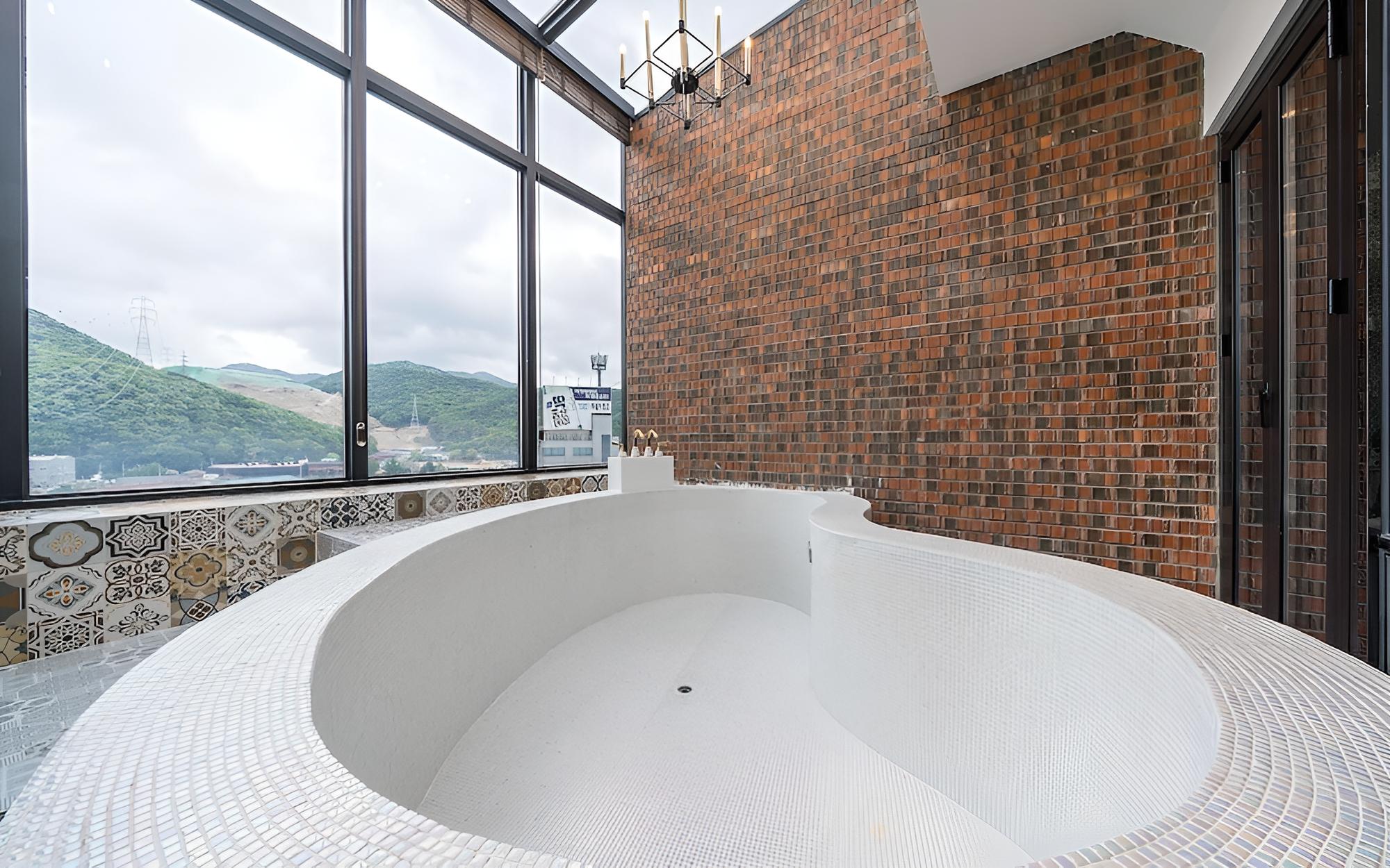 Yangsan Pyeongsan Den Bastar Hotel view 3