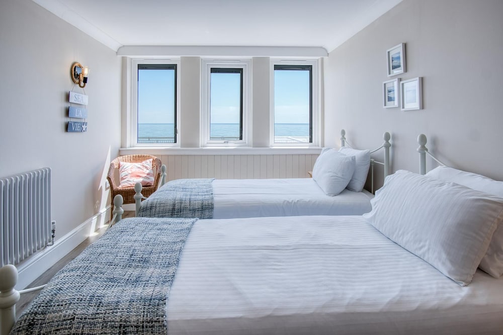 Waterfront 2 - 2 Bedroom Apartment - Wisemans Bridge